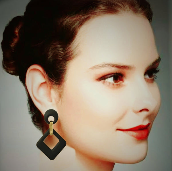 MoUi. New Dangle Black