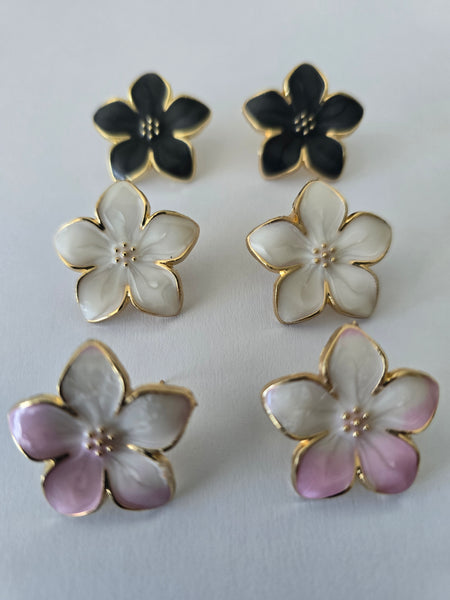 MoUi New Redesign Cream Floral Stud