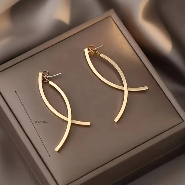 MoUi. New Curves Dangle