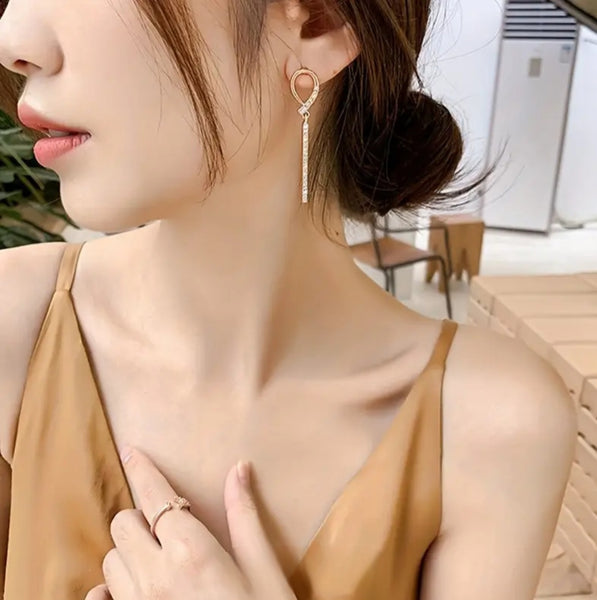 MoUi. New Cubic Zirconia Dangle