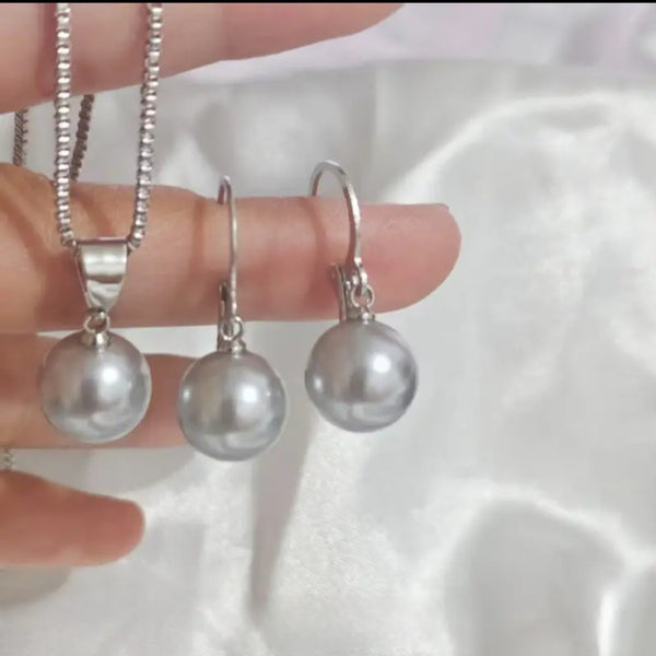 MoUi. New Classic Grey Faux Pearl Pendant Necklace Set