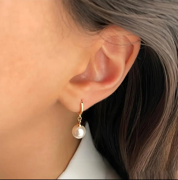 MoUi. New Classic Gold Faux Pearl Pendant Necklace Set