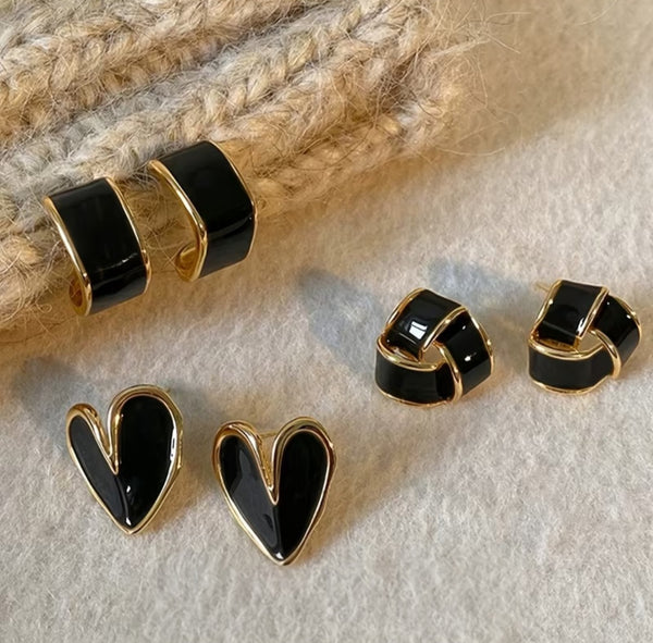 MoUi. NEW French Retro Black Drip Glaze Stud Earrings