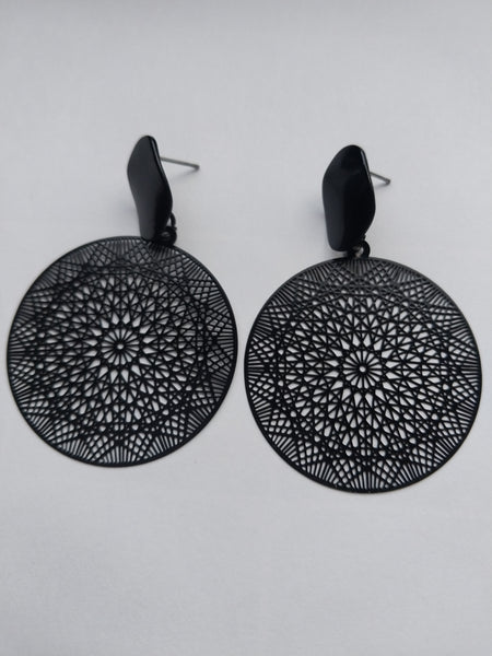 MoUi. Fashionable Black Patterned Drop
