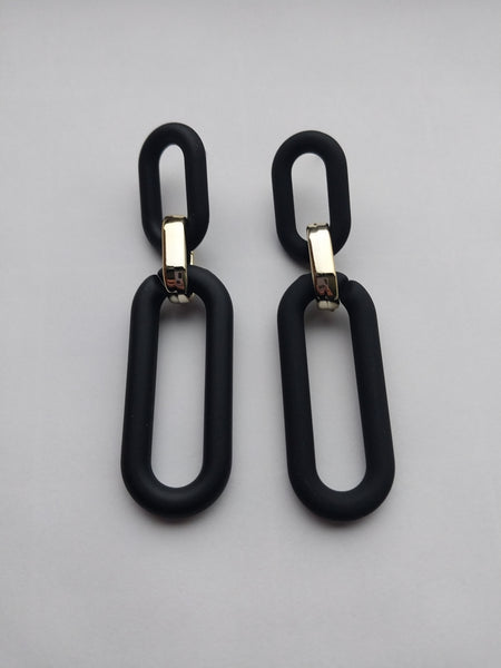 MoUi. New York Black Long Chain Dangle