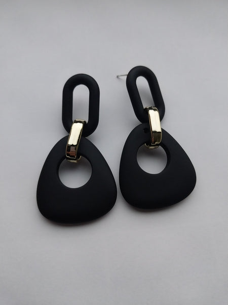 MoUi. New York Black Chain Drop