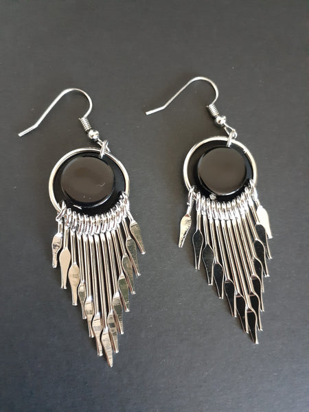 MoUi. Stunning Silver Circle Black Line Drop