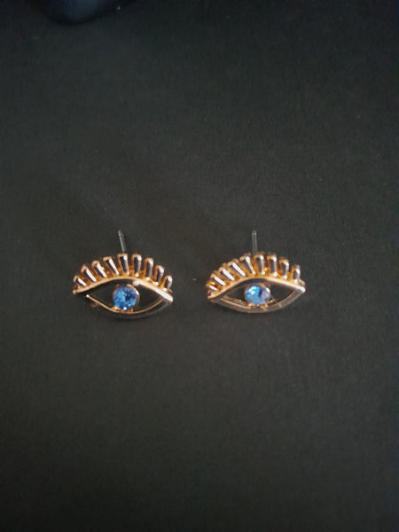 Mezmerising Blue Eye Diamante in Gold