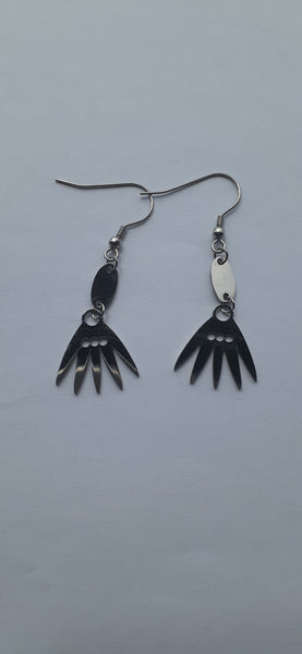 MoUi. Stainless Steel 5 Pin Leaf Drop