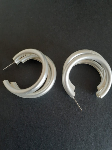 Grand 3 Ringed Silver Hoop
